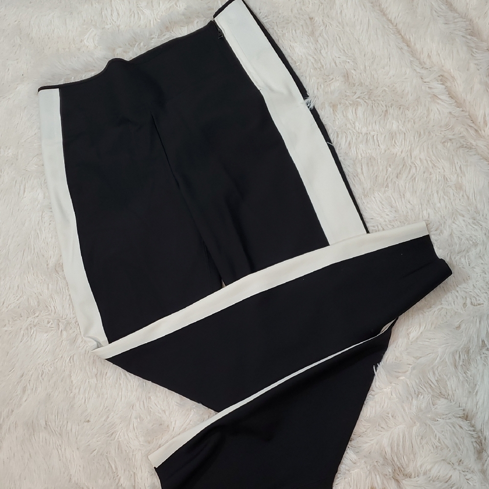 Athleta Interstellar Tight Black & White Size 6 EUC - Picture 12 of 12